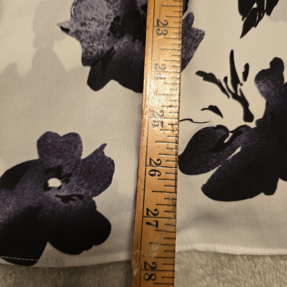 Simply Vera Vera Wang White Blouse with Black and Deep Purple Floral Print - Picture 11 of 12